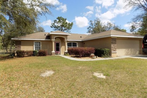 Casa en Citrus Springs, Florida 3 dormitorios, 145.48 m2 № 2205257