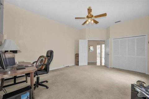 House in New Port Richey, Florida 4 bedrooms, 214.42 sq.m. № 2217543 - photo 19