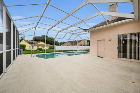 House in New Port Richey, Florida 4 bedrooms, 214.42 sq.m. № 2217543 - photo 26