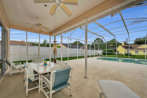 House in New Port Richey, Florida 4 bedrooms, 214.42 sq.m. № 2217543 - photo 24