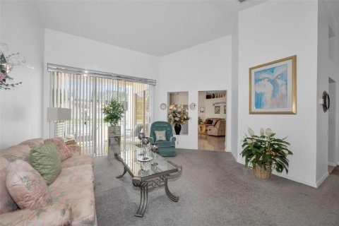 House in New Port Richey, Florida 4 bedrooms, 214.42 sq.m. № 2217543 - photo 7