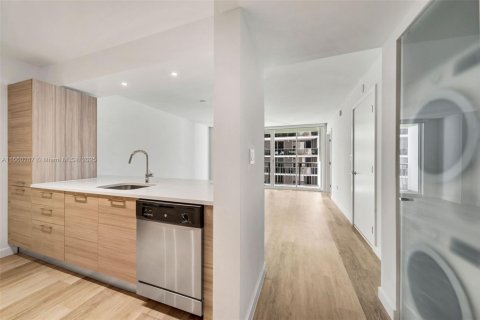 Copropriété à louer à Miami, Floride: 1 chambre, 78.22 m2 № 1365676 - photo 2