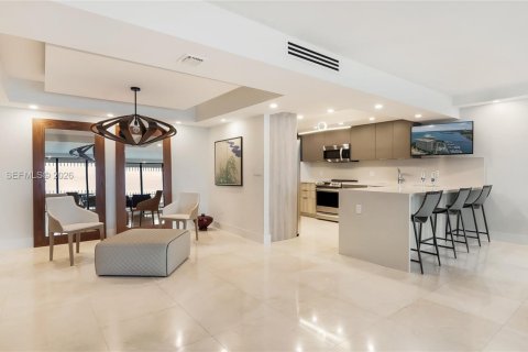 Condo in Miami, Florida, 2 bedrooms  № 2009624 - photo 12