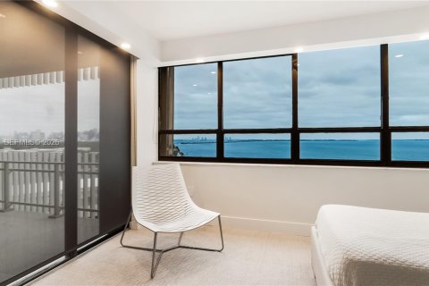 Condo in Miami, Florida, 2 bedrooms  № 2009624 - photo 30