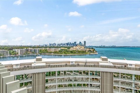 Condo in Miami, Florida, 2 bedrooms  № 2009624 - photo 22