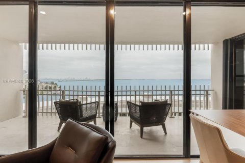 Condo in Miami, Florida, 2 bedrooms  № 2009624 - photo 17