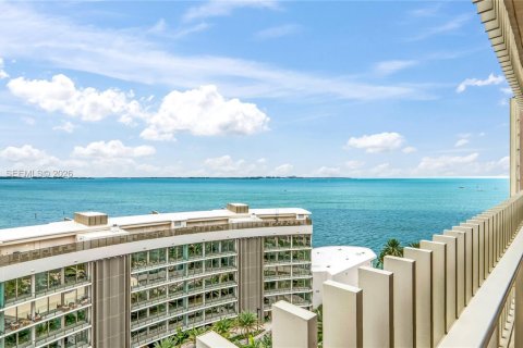 Condo in Miami, Florida, 2 bedrooms  № 2009624 - photo 19