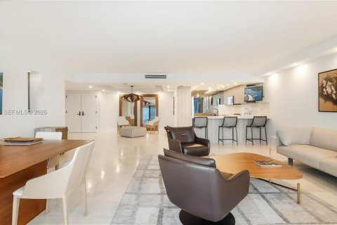 Condo in Miami, Florida, 2 bedrooms  № 2009624 - photo 23
