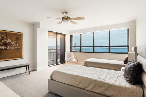 Condo in Miami, Florida, 2 bedrooms  № 2009624 - photo 28