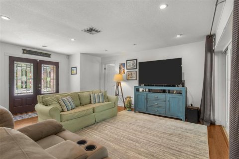 Casa en venta en Safety Harbor, Florida, 3 dormitorios, 165.37 m2 № 1912558 - foto 9