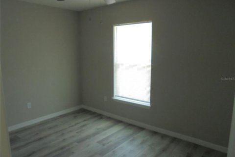 Apartamento en alquiler en Ocklawaha, Florida, 3 dormitorios, 92.9 m2 № 1724791 - foto 9