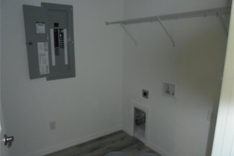 Apartamento en alquiler en Ocklawaha, Florida, 3 dormitorios, 92.9 m2 № 1724791 - foto 6