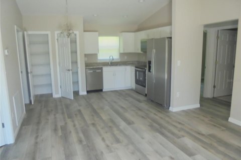 Apartamento en alquiler en Ocklawaha, Florida, 3 dormitorios, 92.9 m2 № 1724791 - foto 3