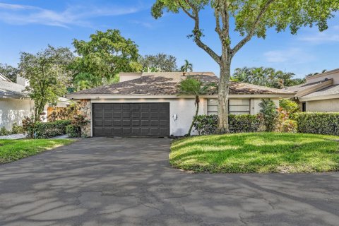 Villa ou maison à vendre à Hollywood, Floride: 3 chambres, 189.8 m2 № 2399774 - photo 2