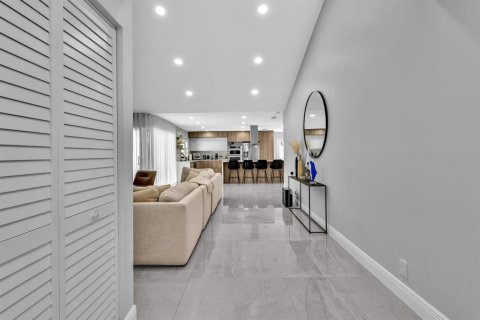 Villa ou maison à vendre à Hollywood, Floride: 3 chambres, 189.8 m2 № 2399774 - photo 5