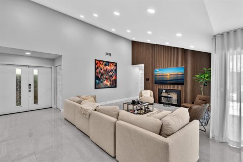 Villa ou maison à vendre à Hollywood, Floride: 3 chambres, 189.8 m2 № 2399774 - photo 8