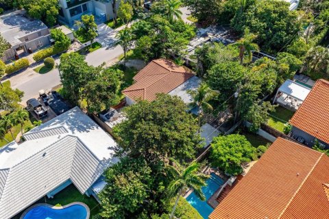 Купить виллу или дом в Ки-Бискейн, Флорида 3 спальни, 121.89м2, № 2022392 - фото 19