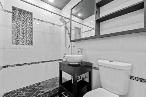 Купить виллу или дом в Ки-Бискейн, Флорида 3 спальни, 121.89м2, № 2022392 - фото 24