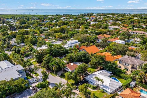 Купить виллу или дом в Ки-Бискейн, Флорида 3 спальни, 121.89м2, № 2022392 - фото 21