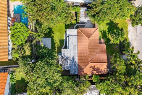 Купить виллу или дом в Ки-Бискейн, Флорида 3 спальни, 121.89м2, № 2022392 - фото 12