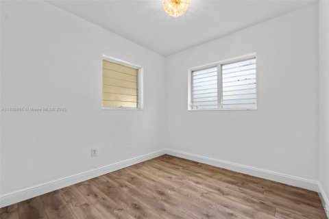 Купить виллу или дом в Ки-Бискейн, Флорида 3 спальни, 121.89м2, № 2022392 - фото 29