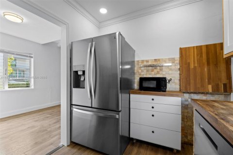 Купить виллу или дом в Ки-Бискейн, Флорида 3 спальни, 121.89м2, № 2022392 - фото 7