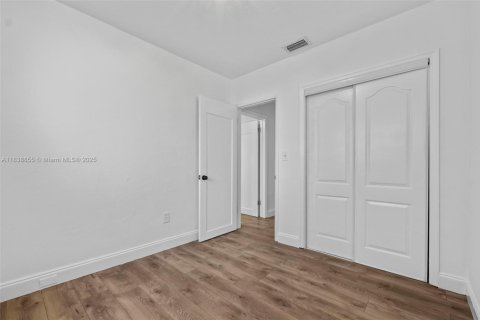 Купить виллу или дом в Ки-Бискейн, Флорида 3 спальни, 121.89м2, № 2022392 - фото 30