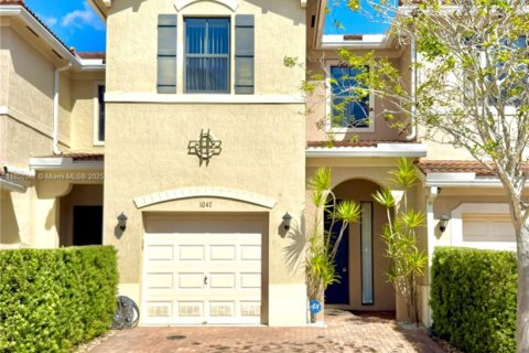 Adosado en venta en Pompano Beach, Florida, 3 dormitorios, 142.88 m2 № 1887524 - foto 1