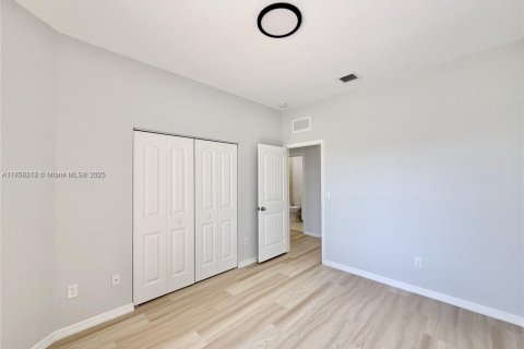 Adosado en venta en Pompano Beach, Florida, 3 dormitorios, 142.88 m2 № 1887524 - foto 9