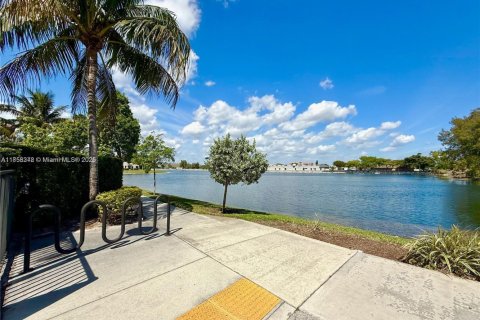 Adosado en venta en Pompano Beach, Florida, 3 dormitorios, 142.88 m2 № 1887524 - foto 22