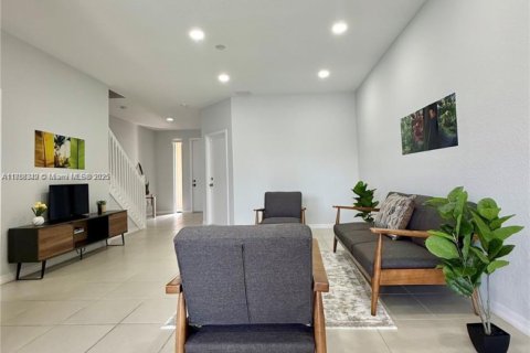 Adosado en venta en Pompano Beach, Florida, 3 dormitorios, 142.88 m2 № 1887524 - foto 5