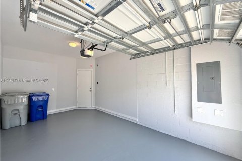 Adosado en venta en Pompano Beach, Florida, 3 dormitorios, 142.88 m2 № 1887524 - foto 21