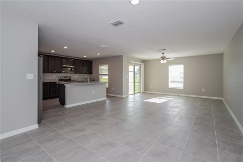 Casa en alquiler en Dundee, Florida, 5 dormitorios, 183.48 m2 № 1883159 - foto 2