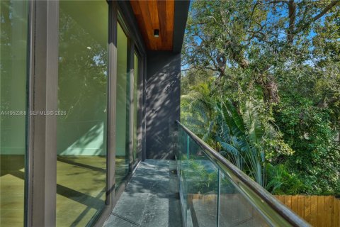Villa ou maison à vendre à Miami, Floride: 5 chambres, 266.63 m2 № 2054885 - photo 26