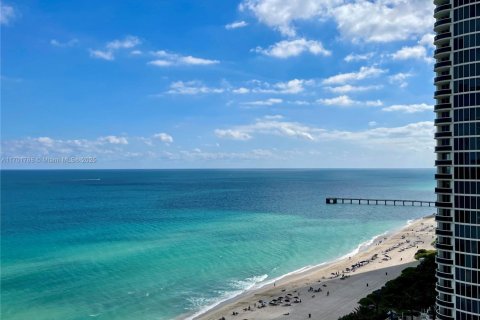 Hôtel, hôtellerie à vendre à Sunny Isles Beach, Floride: 2 chambres, 93.55 m2 № 1730904 - photo 14