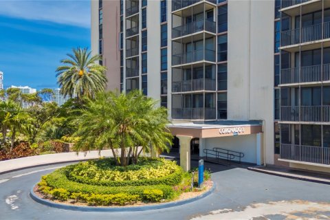 Condominio en venta en Aventura, Florida, 1 dormitorio, 84.82 m2 № 1762734 - foto 28
