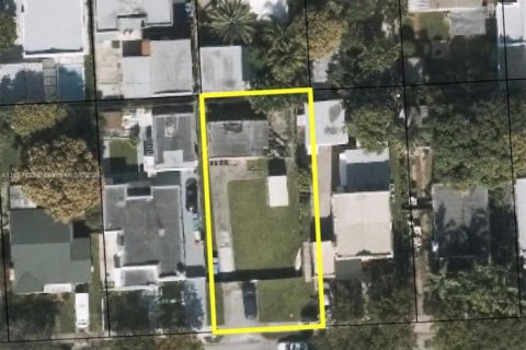 House in Miami, Florida 4 bedrooms, 94.67 sq.m. № 1948607 - photo 1