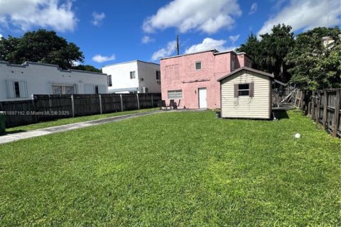 House in Miami, Florida 4 bedrooms, 94.67 sq.m. № 1948607 - photo 2