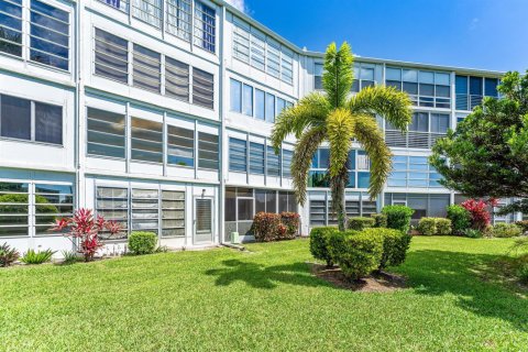 Condo in Deerfield Beach, Florida, 1 bedroom  № 2183097 - photo 13