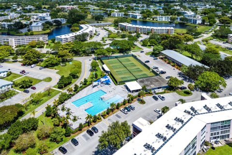 Condo in Deerfield Beach, Florida, 1 bedroom  № 2183097 - photo 18