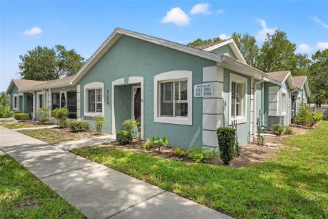 Condo in Weeki Wachee, Florida, 2 bedrooms  № 1853629 - photo 1