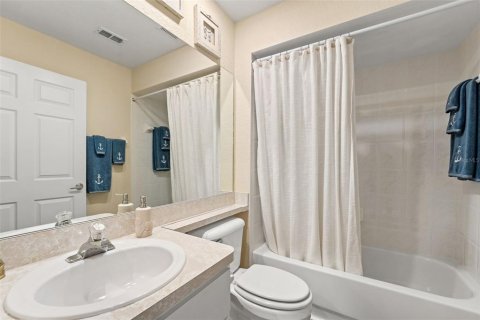 Condo in Weeki Wachee, Florida, 2 bedrooms  № 1853629 - photo 23