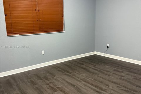 Casa en venta en Doral, Florida, 3 dormitorios, 157 m2 № 1993934 - foto 5