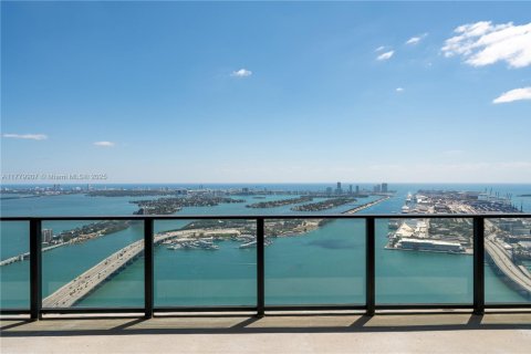 Copropriété à vendre à Miami, Floride: 967.21 m2 № 1937506 - photo 1