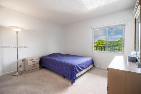 Condo in Pembroke Pines, Florida, 2 bedrooms  № 1944135 - photo 26