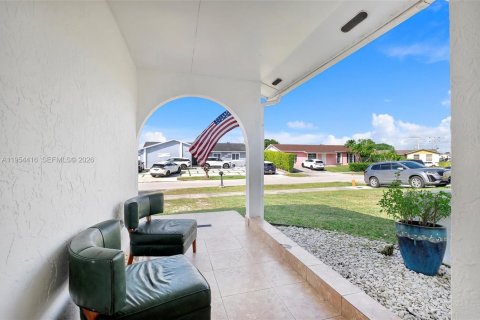 Villa ou maison à vendre à Homestead, Floride: 5 chambres, 148.83 m2 № 2008340 - photo 5