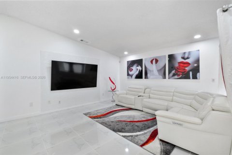 Villa ou maison à vendre à Homestead, Floride: 5 chambres, 148.83 m2 № 2008340 - photo 10