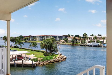 Copropriété à vendre à Hillsboro Beach, Floride: 2 chambres, 85.47 m2 № 2146788 - photo 2