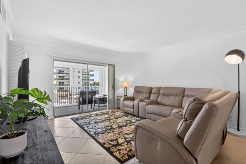 Copropriété à vendre à Hillsboro Beach, Floride: 2 chambres, 85.47 m2 № 2146788 - photo 13