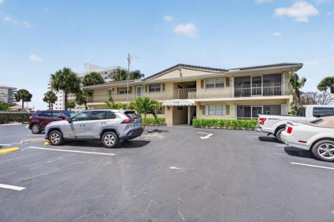 Copropriété à vendre à Hillsboro Beach, Floride: 2 chambres, 85.47 m2 № 2146788 - photo 11